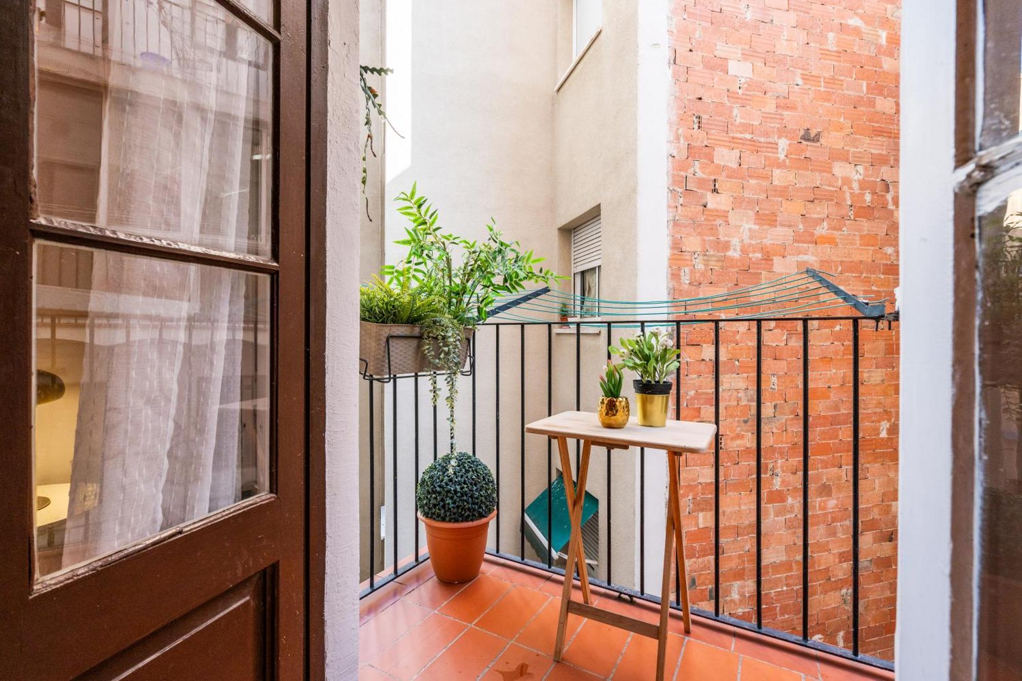 Ferienwohnung Fridays Flats Whisper-Quiet Near Sagrada'S Heart Barcelona Exterior foto